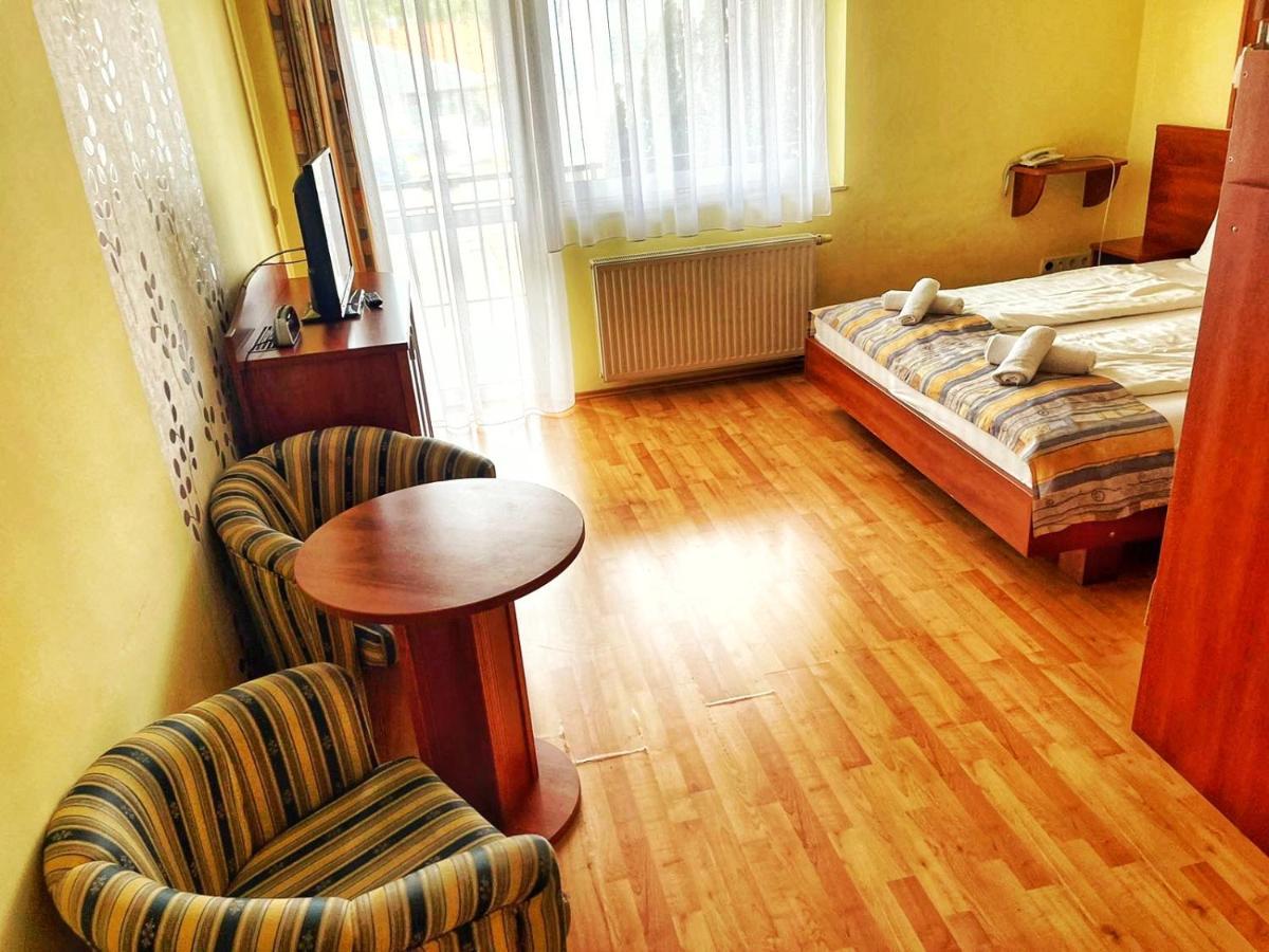 Alkotmany Vendeghaz Hotell Sárvár Eksteriør bilde